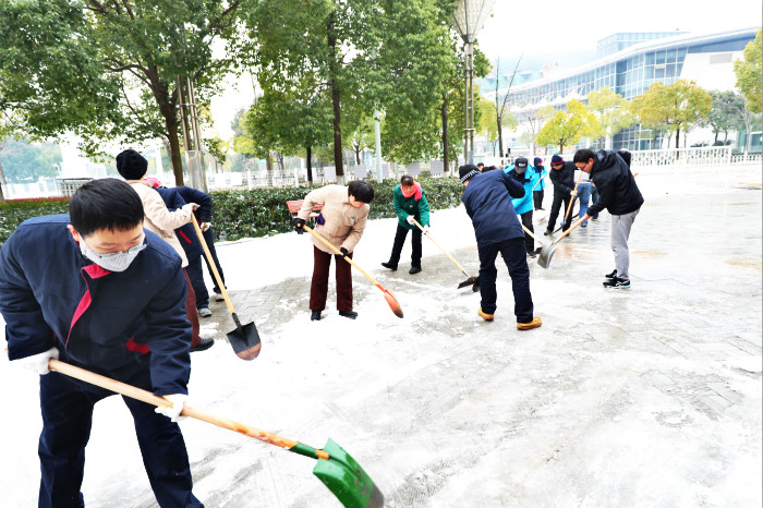 一場雪，體育中心美得不要不要的 但最美的風(fēng)景還是他們(圖15)