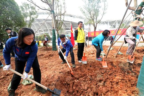 公司黨委召開中心組（擴大）會議 傳達學(xué)習(xí)區(qū)紀(jì)委八屆三次全會精神(圖2)