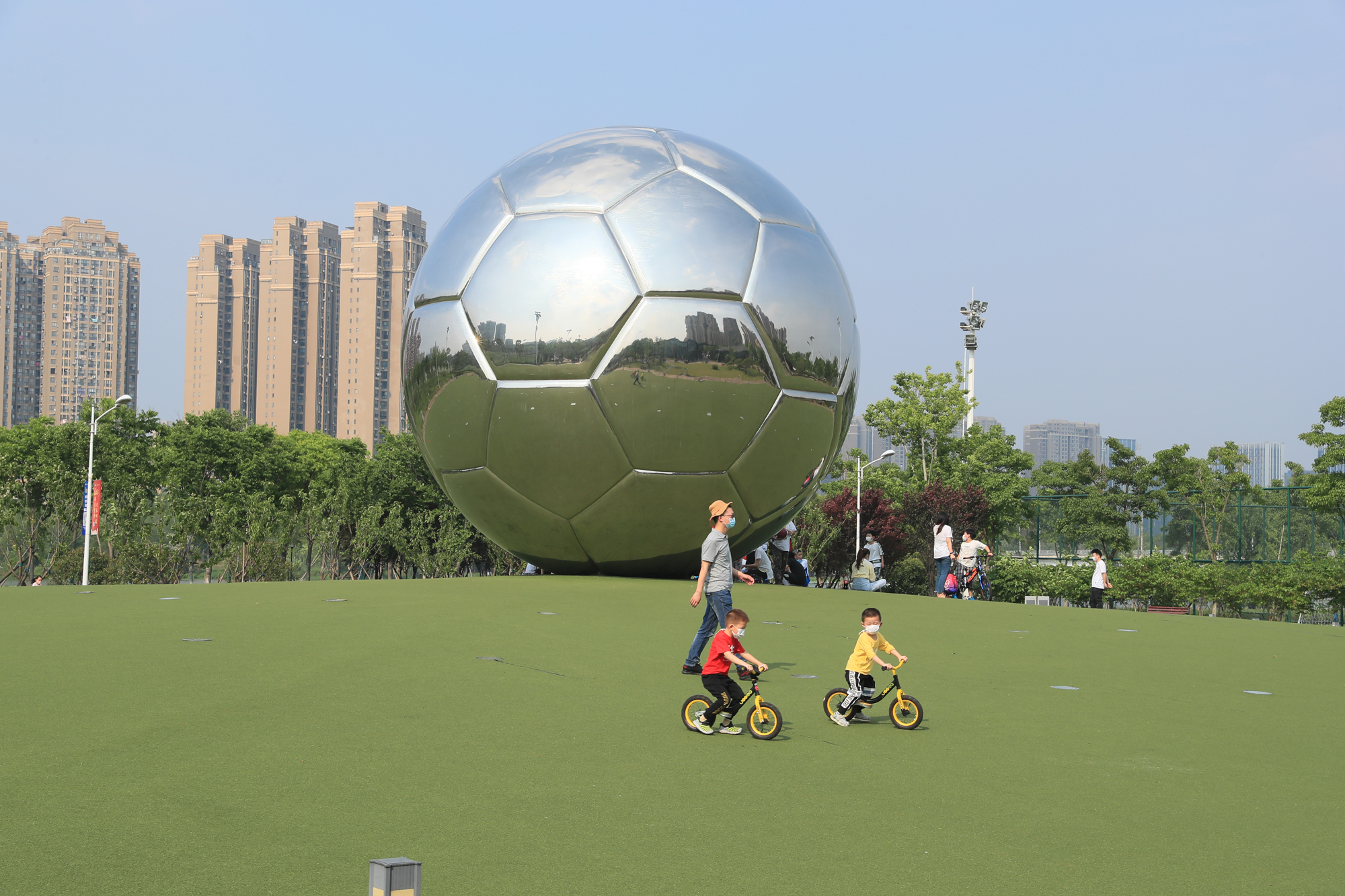 重啟運(yùn)動(dòng)模式，足球公園今日恢復(fù)對外開放！(圖1)